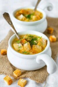Куриный суп с гренками