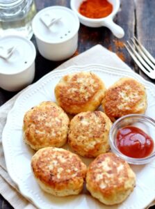 Молочные куриные котлетки с сыром
