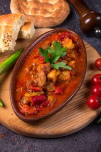 Свинина в собственном соку с овощами                                                                    