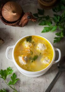 Сливочный суп с куриными фрикадельками