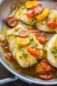 Треска тушёная с овощами