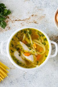 Суп куриный с лапшой