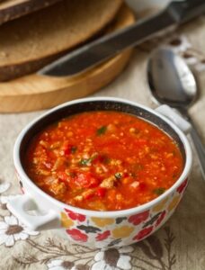 Томатный суп с рисом и фаршем